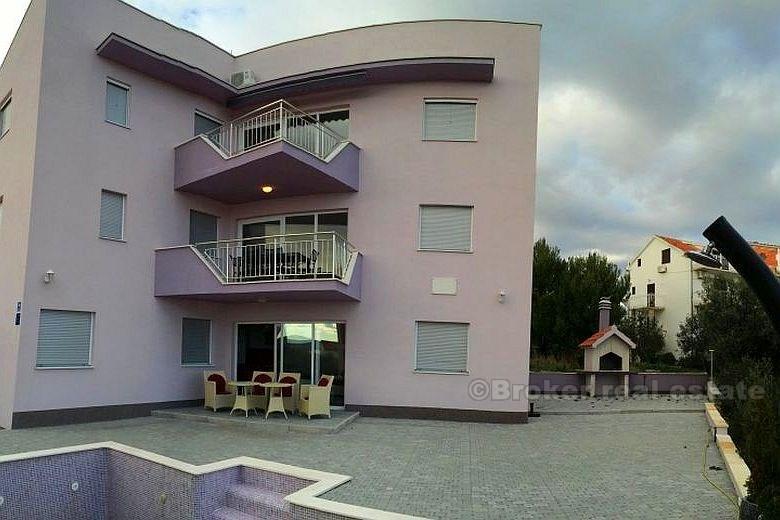 l'île de Ciovo, appartement de luxe de trois chambres