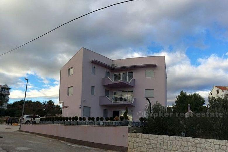 l'île de Ciovo, appartement de luxe de trois chambres