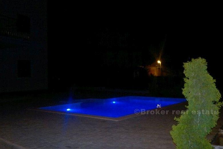 l'île de Ciovo, appartement de luxe de trois chambres