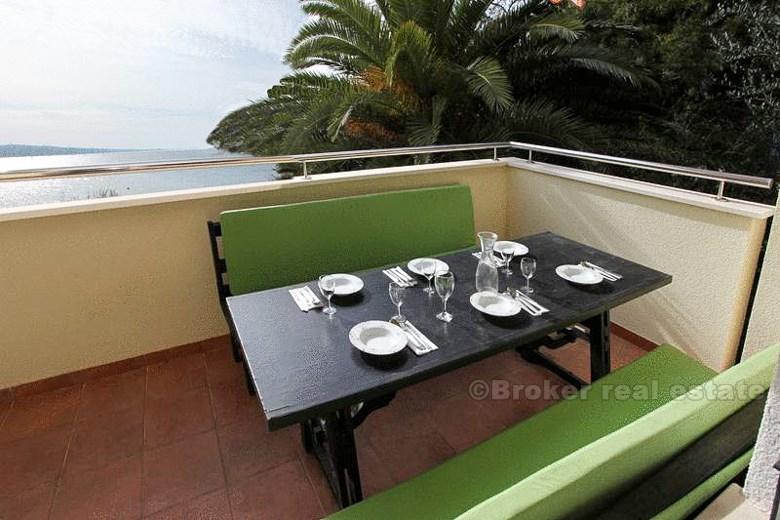 villa in Omis