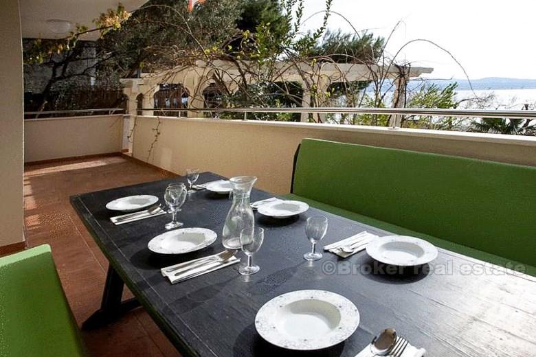 villa in Omis