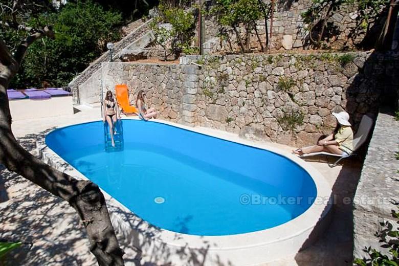 villa in Omis
