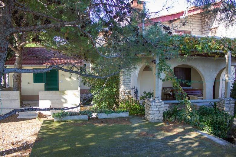 près de Rogoznica, Maison de vacances