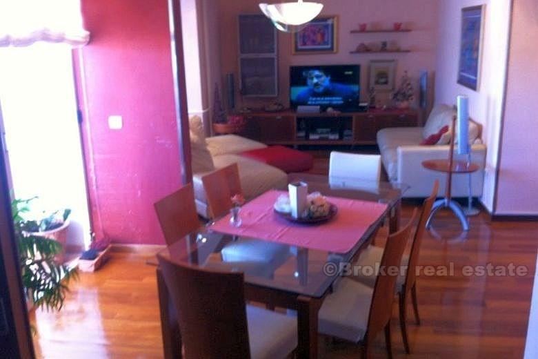 Split, modern renovated three bedroom apartment