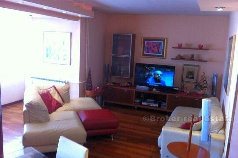 Split, modern renovated three bedroom apartment