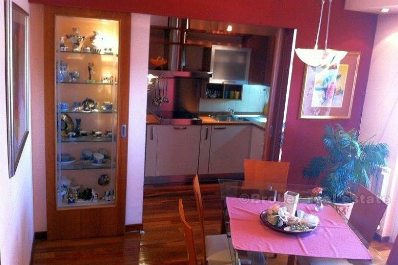 Split, modern renovated three bedroom apartment