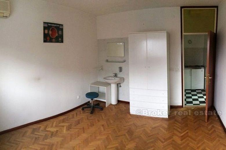 tre roms leilighet kontor / herberge / kontor i Split