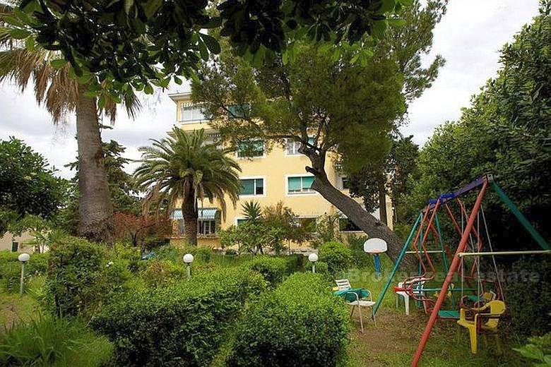 Split city. apartment