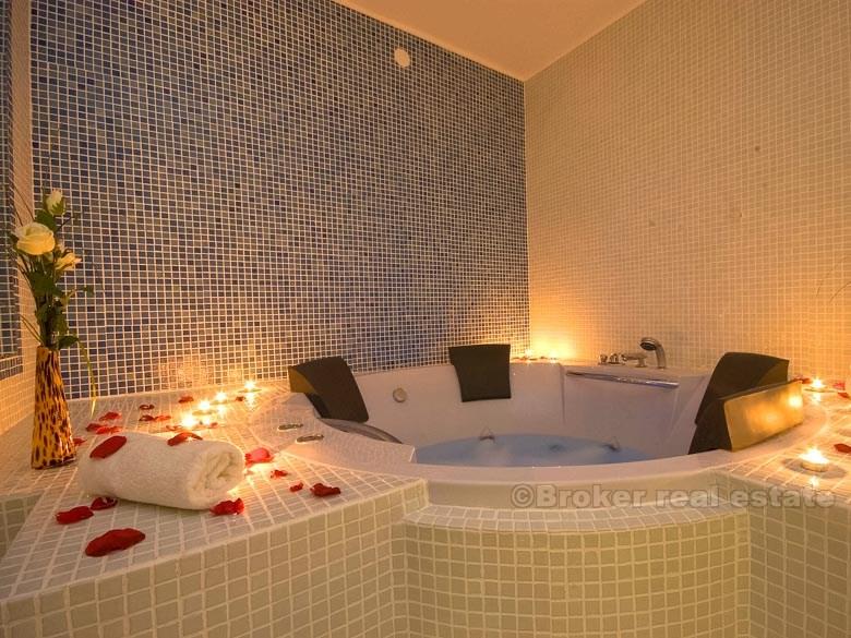 nedaleko Šibeniku, Rekreační dům, penzion / hotel, 12 pokojů, 2 apartmány