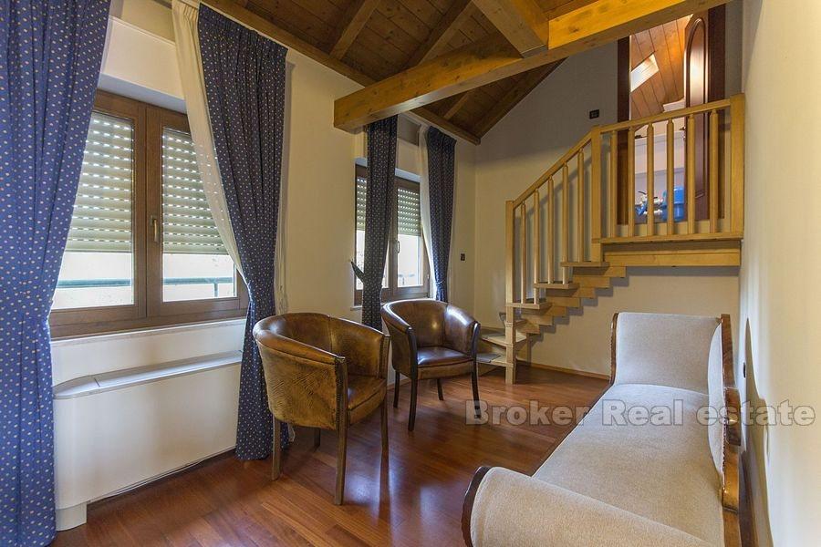 Split, fyra sovrum med pool