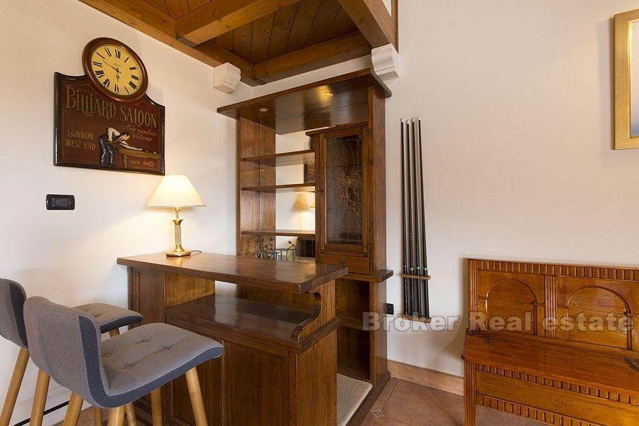 Split, fyra sovrum med pool