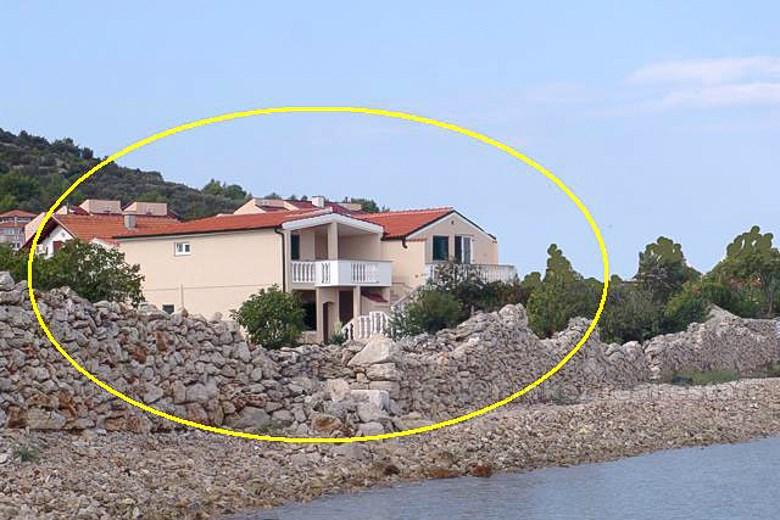 Insel Pasman, attraktive Villa am Meer
