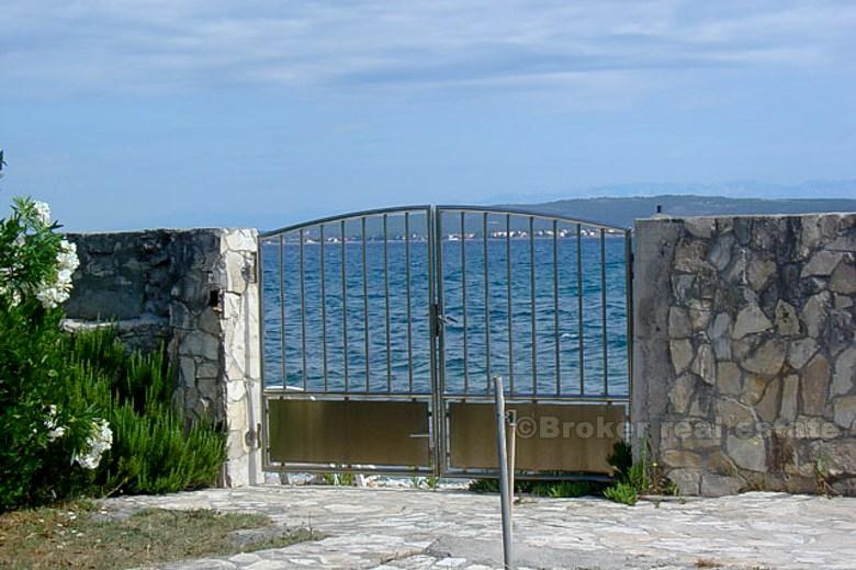 île de Pasman, belle villa en bord de mer