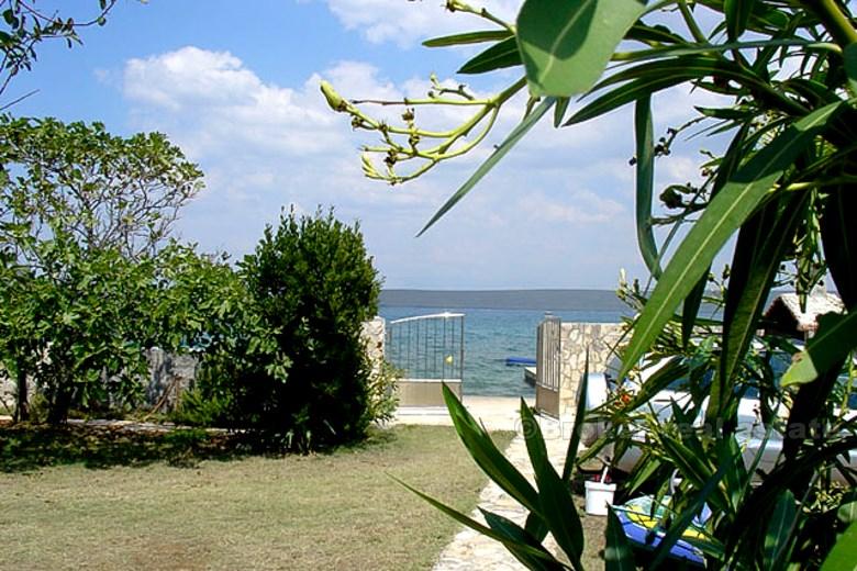 île de Pasman, belle villa en bord de mer