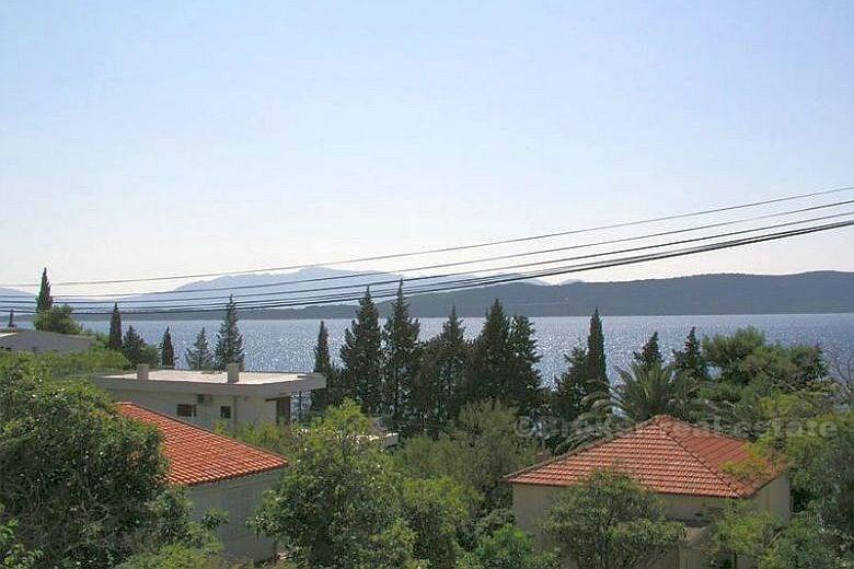 Makarska Rivijera, Apartmanska kuća