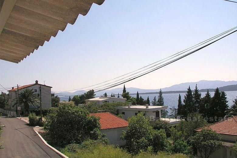 Makarska Rivijera, Apartmanska kuća