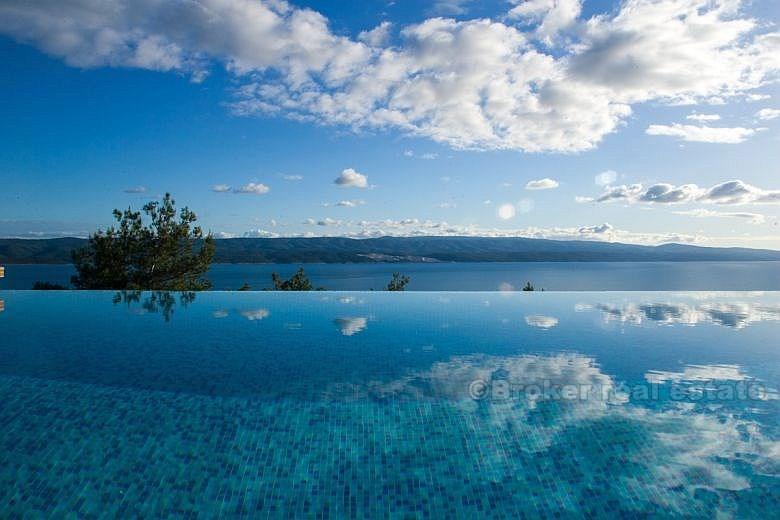 Омиш - Исключительная вилла с бассейном