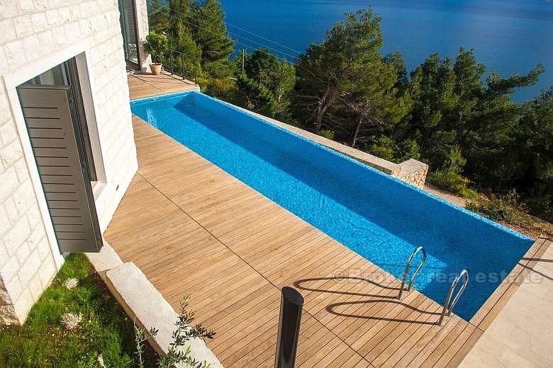 Омиш - Исключительная вилла с бассейном