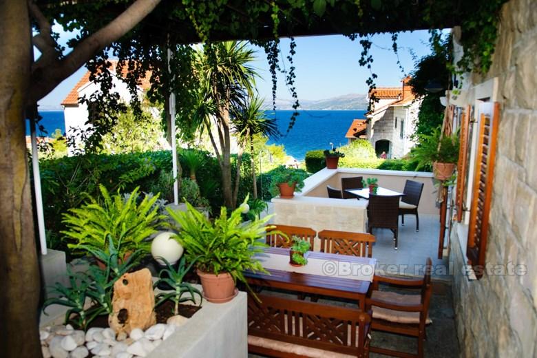 Wyspa Brac, dom z apartamentami