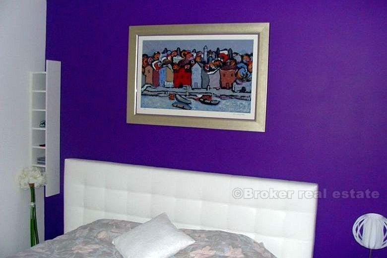 nær Split, moderne leilighet i et nytt bygg