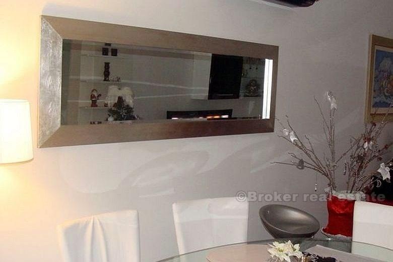 près de Split, appartement moderne dans un nouveau bâtiment