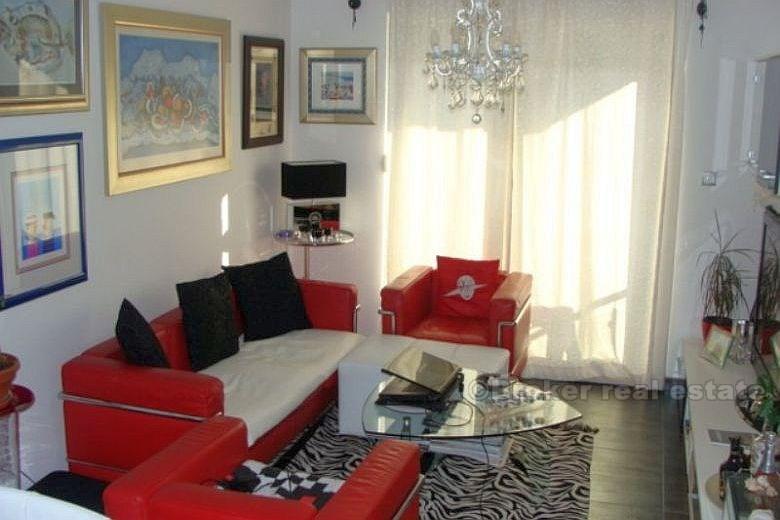 vicino a Spalato, moderno appartamento in un edificio nuovo