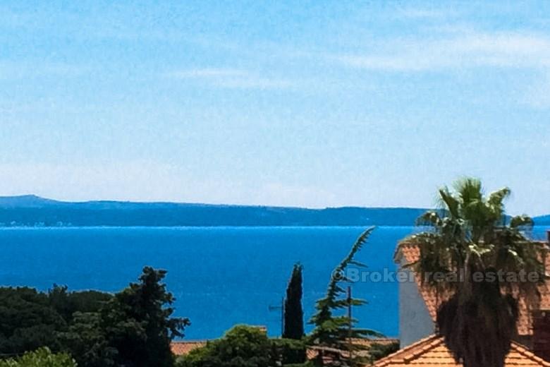 Split, four-bedroom apartment