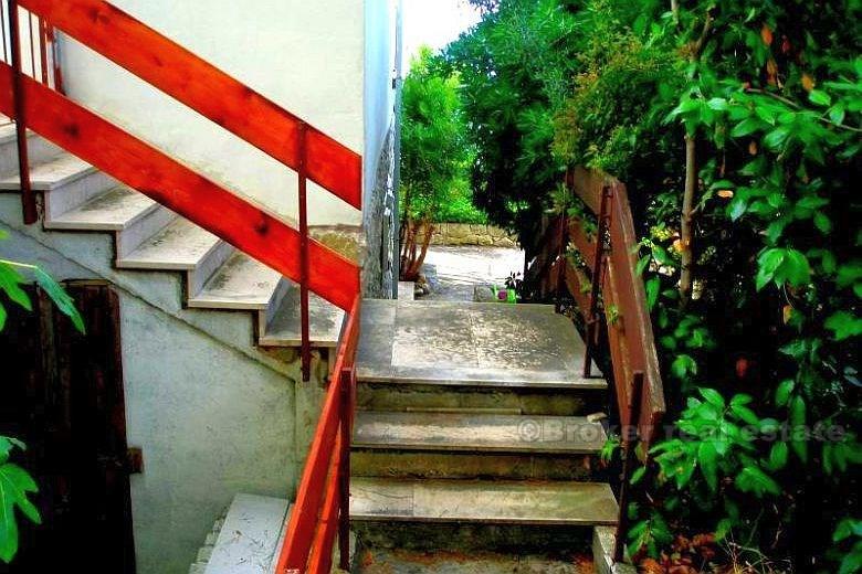 ön Brac, ett hus vid havet