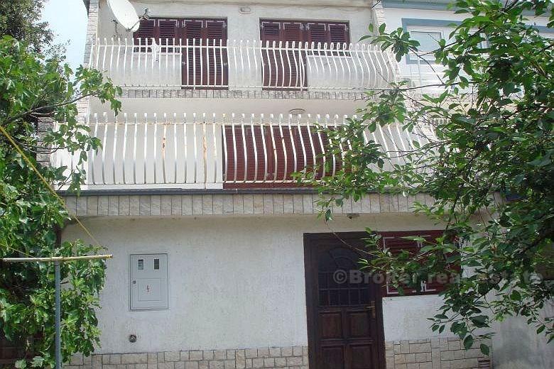 Près de Zadar, maison à 100 mètres de la plage
