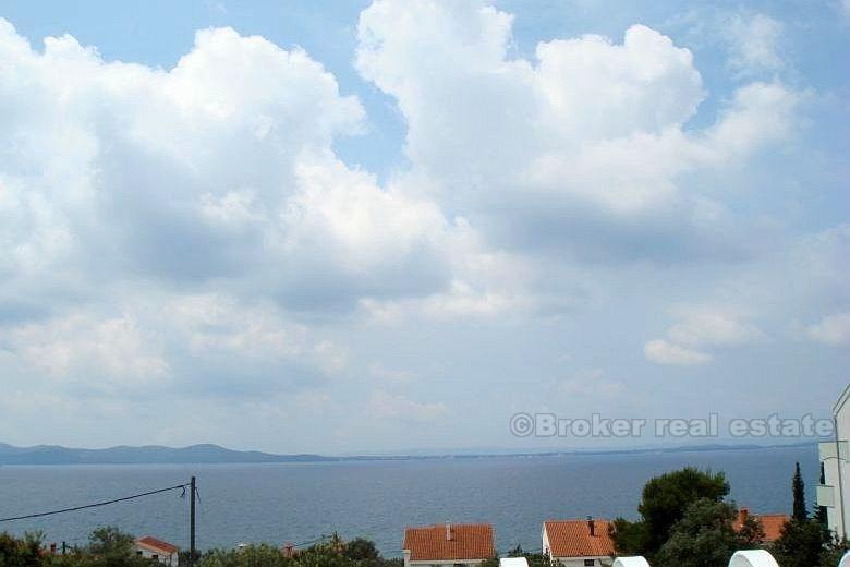 Près de Zadar, maison à 100 mètres de la plage
