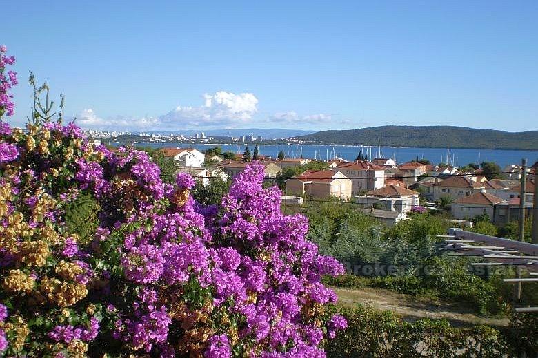 Kastela, dům s výhledem na moře