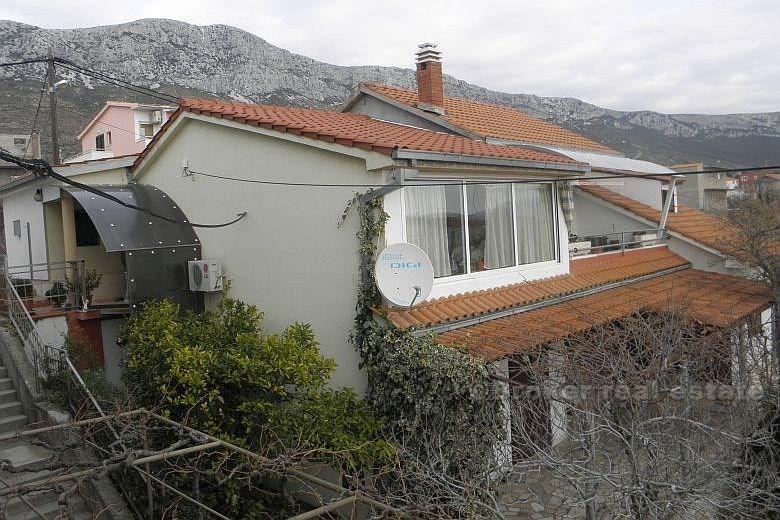 Kastela, dům s výhledem na moře