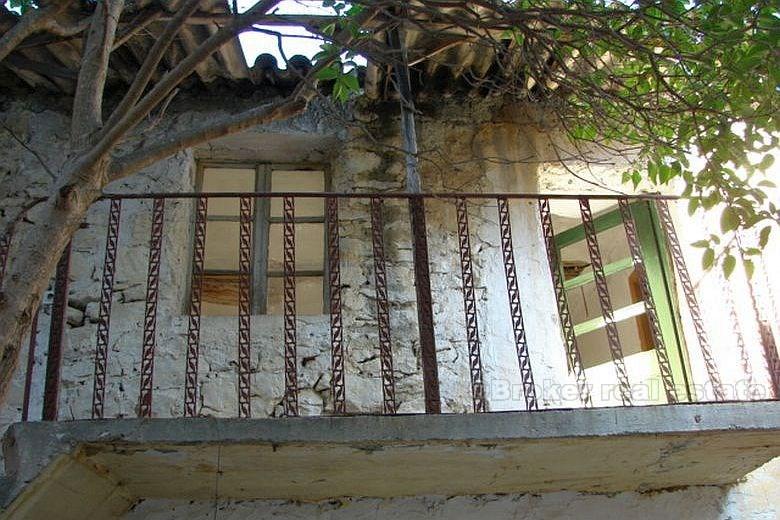 Biograd, maison en pierre à rénover