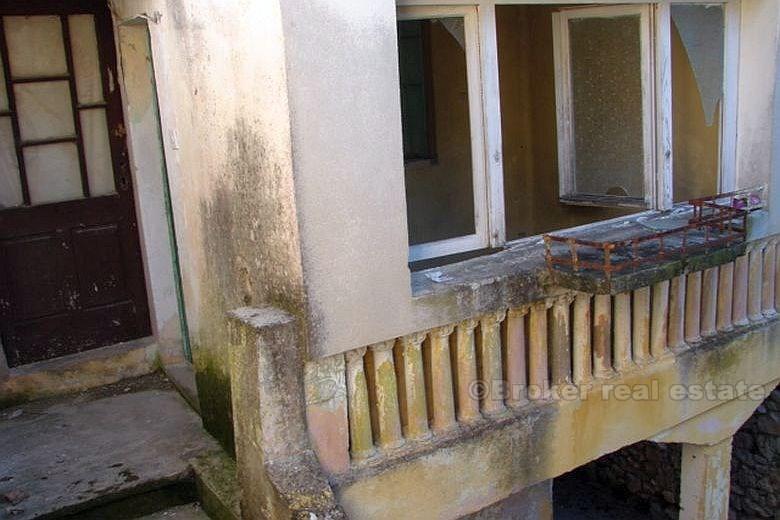 Biograd, kamena kuća za adaptaciju