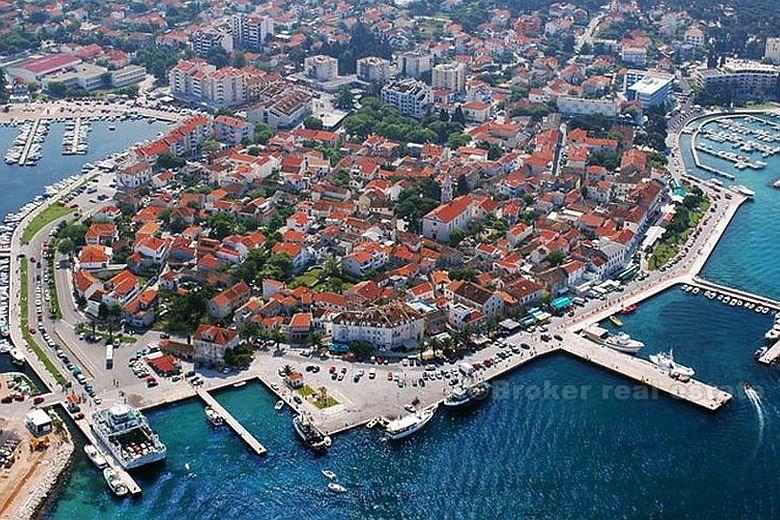 Biograd, maison en pierre à rénover