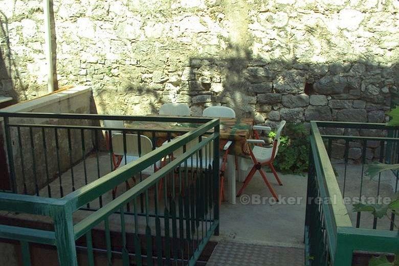 près de Makarska, maison en pierre