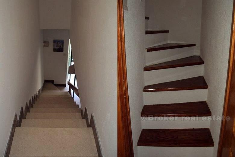 près de Makarska, maison en pierre