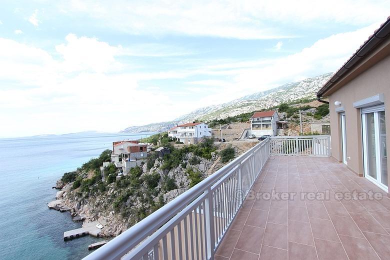 v blízkosti Karlobag. veľký dom