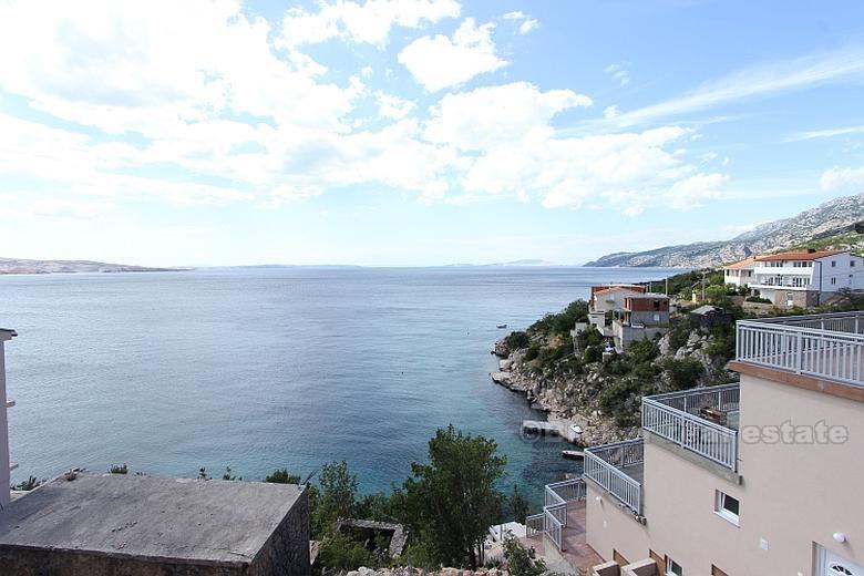 v blízkosti Karlobag. veľký dom