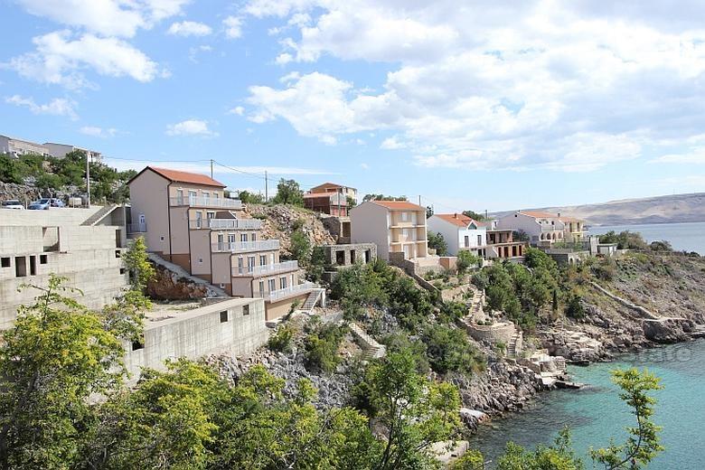 vicino a Karlobag. grande casa