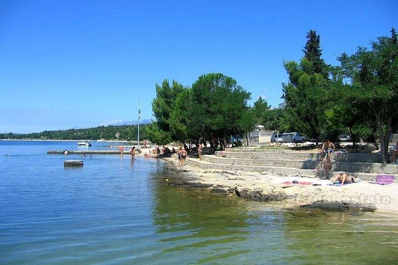 près de Zadar, Karin, maison avec vue sur la mer, à 80m de la mer