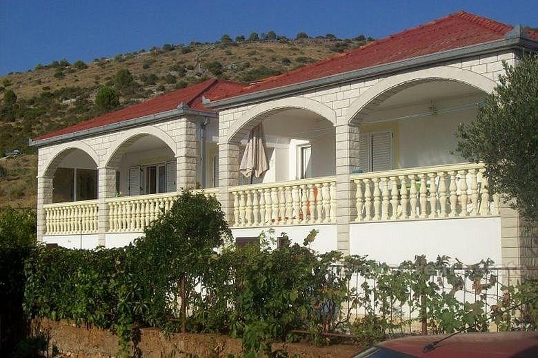 Rogoznica, dom