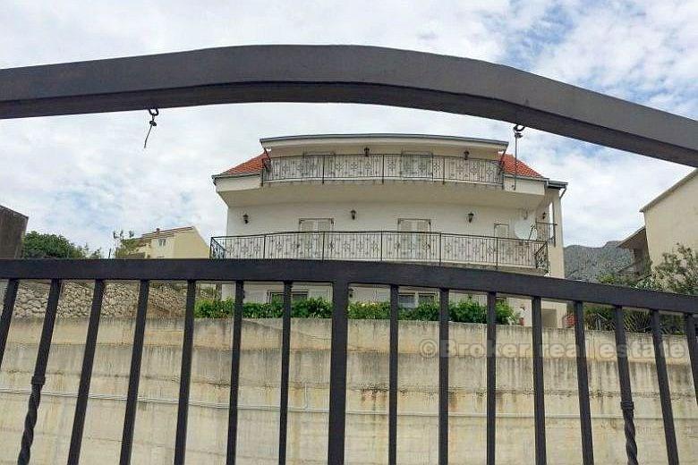 Dugi Rat, štvorizbový apartmán ROH-BAU