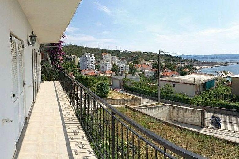 Dugi Rat, štvorizbový apartmán ROH-BAU