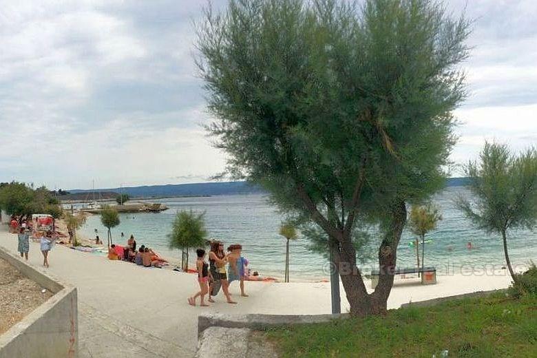 Dugi Rat, štvorizbový apartmán ROH-BAU