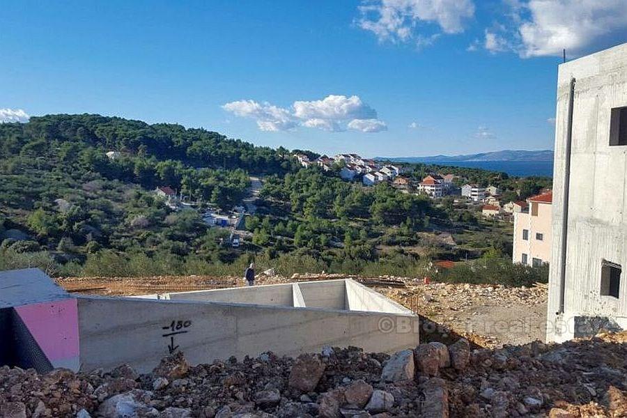 wyspa Brac. Wille z widokiem na morze