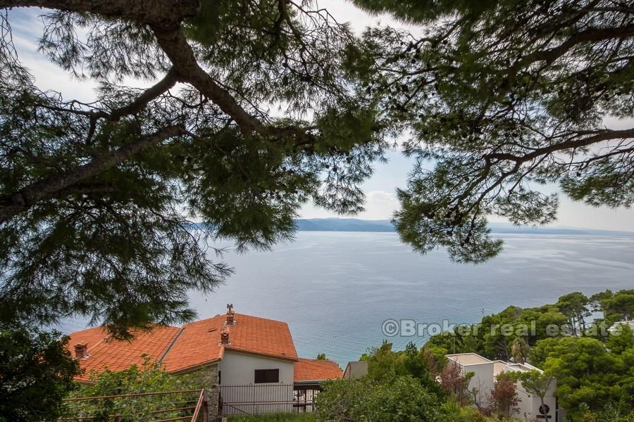 Baska Voda, hus med havsutsikt