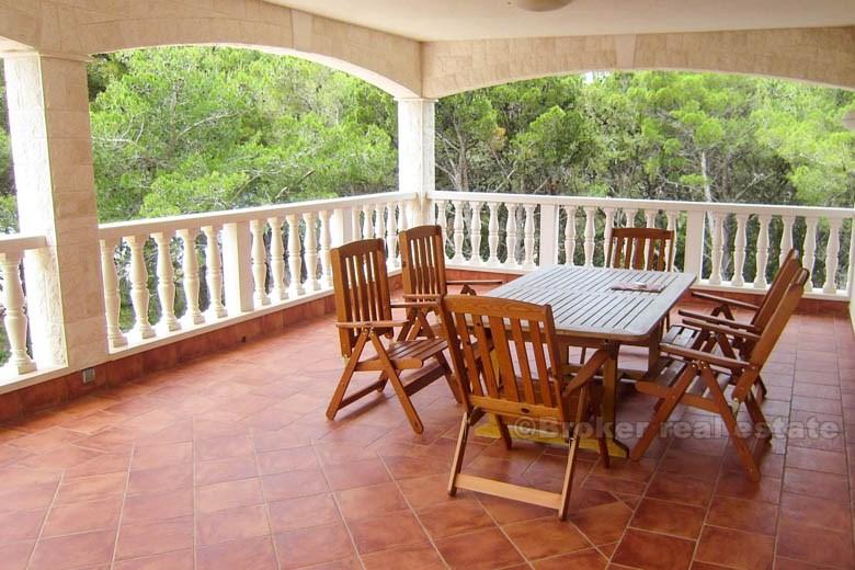 nära Sibenik. Hus / villa