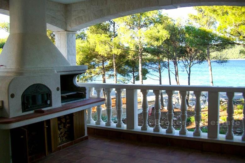 nära Sibenik. Hus / villa