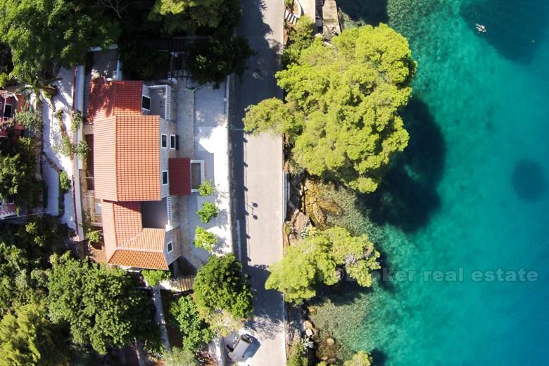 ostrov Brač. zrekonstruovaná vila